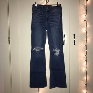AMERICAN EAGLE High-Rise Artist Flare Jeans